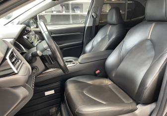 Подержанный автомобиль Toyota Camry Sedan 2019 года (8 фото)