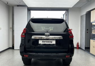 Подержанный автомобиль Toyota Land Cruiser Prado 2019 года (5 фото)
