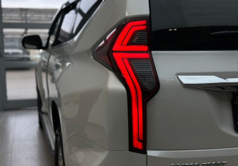 Подержанный автомобиль Mitsubishi Pajero Sport 2022 года (7 фото)