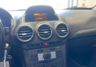 Подержанный автомобиль Opel Antara 2010 года (12 фото)