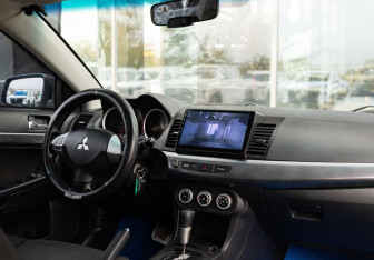 Подержанный автомобиль Mitsubishi Lancer Sedan 2007 года (11 фото)