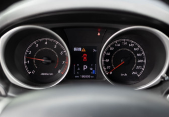 Подержанный автомобиль Mitsubishi ASX 2011 года (13 фото)