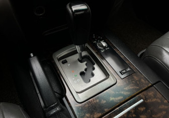 Подержанный автомобиль Toyota Land Cruiser Suv 2008 года (13 фото)