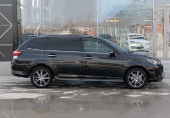 Подержанный автомобиль Toyota Corolla Wagon 2015 года (4 фото)