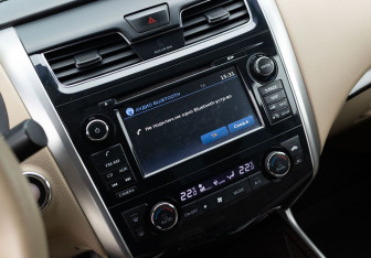 Подержанный автомобиль Nissan Teana 2014 года (14 фото)