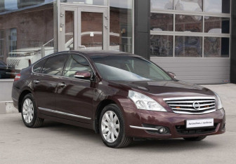 Подержанный автомобиль Nissan Teana 2010 года (3 фото)