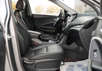 Подержанный автомобиль Hyundai Santa Fe 2017 года (19 фото)