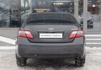 Подержанный автомобиль Toyota Camry Sedan 2008 года (6 фото)