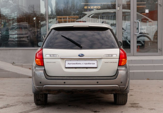 Подержанный автомобиль Subaru Legacy Wagon 2005 года (6 фото)