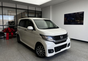 Подержанный автомобиль Honda N-WGN 2014 года (3 фото)