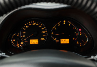 Подержанный автомобиль Toyota Avensis Sedan 2005 года (13 фото)