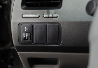 Подержанный автомобиль Honda Civic Sedan 2006 года (17 фото)