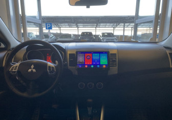 Подержанный автомобиль Mitsubishi Outlander 2008 года (13 фото)