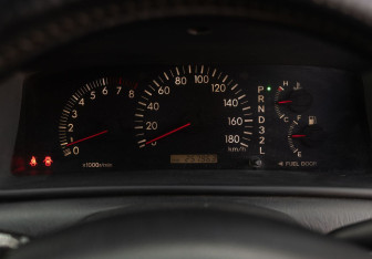 Подержанный автомобиль Toyota Corolla Hatchback 2003 года (12 фото)