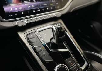 Подержанный автомобиль Geely Atlas Pro 2022 года (19 фото)