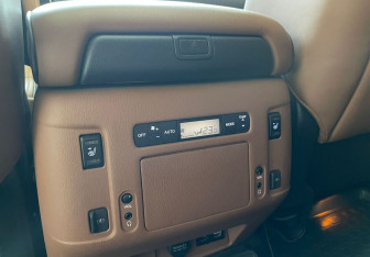 Подержанный автомобиль Infiniti QX80 2021 года (28 фото)