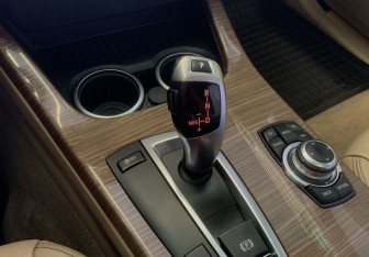 Подержанный автомобиль BMW X3 2011 года (10 фото)