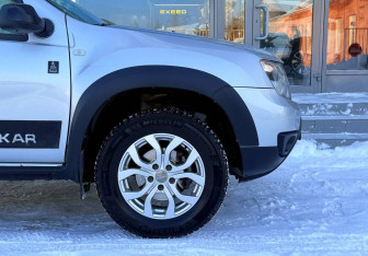 Подержанный автомобиль Renault Duster 2018 года (9 фото)