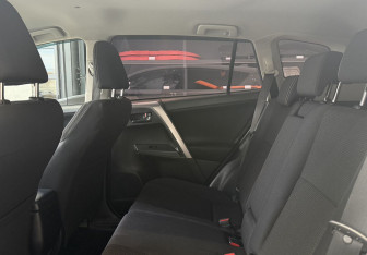 Подержанный автомобиль Toyota RAV4 2019 года (11 фото)