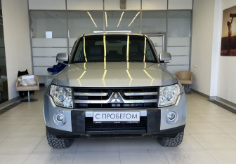 Подержанный автомобиль Mitsubishi Pajero 2008 года (2 фото)