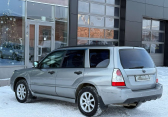 Подержанный автомобиль Subaru Forester Suv 2006 года (7 фото)