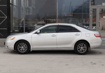 Подержанный автомобиль Toyota Camry Sedan 2007 года (8 фото)