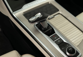 Подержанный автомобиль Exeed VX 2022 года (16 фото)