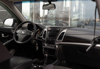 Подержанный автомобиль SsangYong Actyon 2014 года (10 фото)