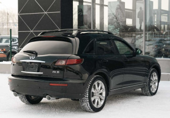 Подержанный автомобиль Infiniti FX 2003 года (5 фото)