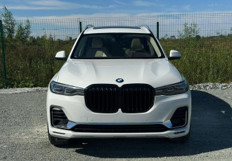 Подержанный автомобиль BMW X7 2019 года (2 фото)