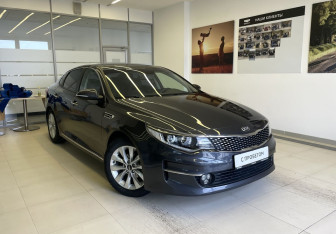 Подержанный автомобиль Kia K5 2017 года (3 фото)