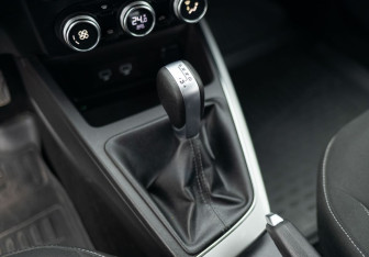 Подержанный автомобиль Renault Arkana 2021 года (16 фото)