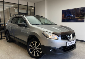 Подержанный автомобиль Nissan Qashqai+2 2013 года (4 фото)