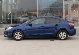 Подержанный автомобиль Mazda 3 Sedan 2013 года (8 фото)