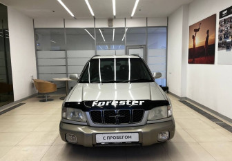 Подержанный автомобиль Subaru Forester Wagon 2000 года (3 фото)