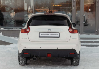 Подержанный автомобиль Nissan Juke 2014 года (6 фото)