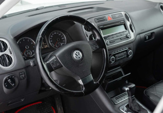 Подержанный автомобиль Volkswagen Tiguan 2010 года (11 фото)