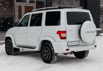 Подержанный автомобиль УАЗ Patriot 2023 года (7 фото)