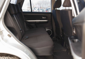 Подержанный автомобиль Suzuki Grand Vitara 2010 года (17 фото)