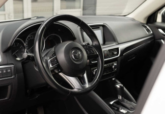 Подержанный автомобиль Mazda CX-5 2017 года (11 фото)