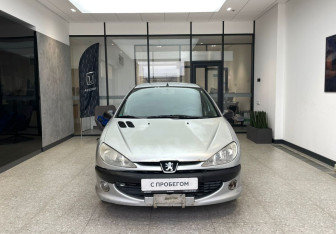 Подержанный автомобиль Peugeot 206 Hatchback 2008 года (2 фото)