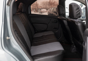 Подержанный автомобиль Renault Logan Sedan 2012 года (15 фото)