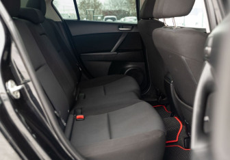 Подержанный автомобиль Mazda 3 Sedan 2011 года (19 фото)