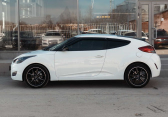 Подержанный автомобиль Hyundai Veloster 2012 года (8 фото)