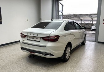 Подержанный автомобиль LADA (ВАЗ) Vesta Sedan 2023 года (4 фото)