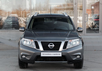 Подержанный автомобиль Nissan Terrano 2019 года (2 фото)
