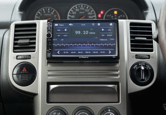 Подержанный автомобиль Nissan X-Trail 2003 года (13 фото)