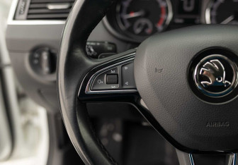 Подержанный автомобиль Skoda Octavia Liftback 2018 года (12 фото)