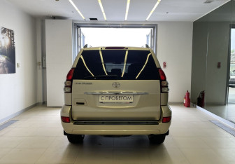 Подержанный автомобиль Toyota Land Cruiser Prado 2008 года (5 фото)