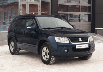 Подержанный автомобиль Suzuki Grand Vitara 2008 года (3 фото)
